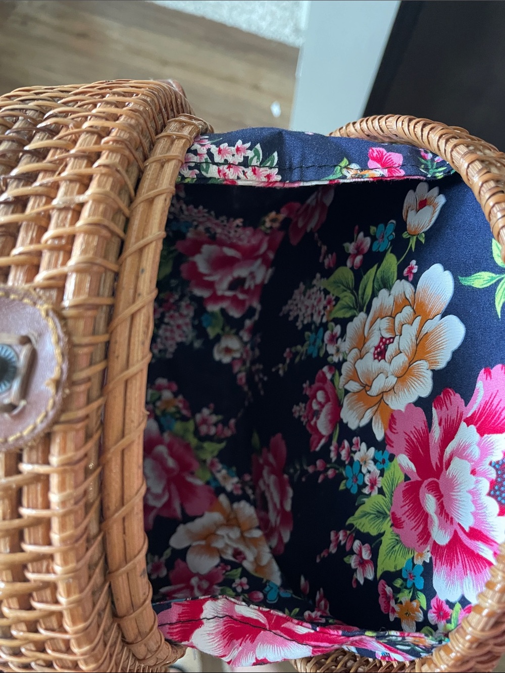 Round Woven Rattan Crossbody Bag in Light Brown - Picture 3 of 3